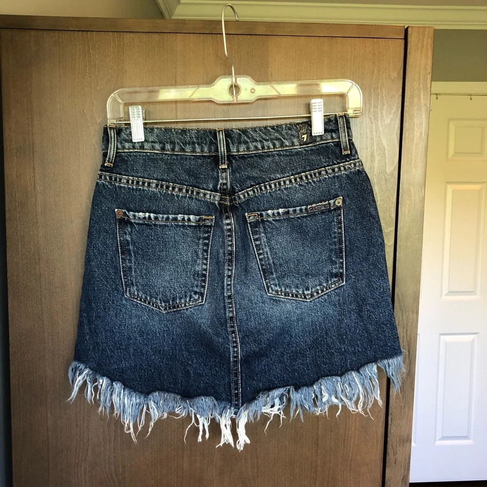 Distressed jean skirt - size 24 - Picture 2 of 5